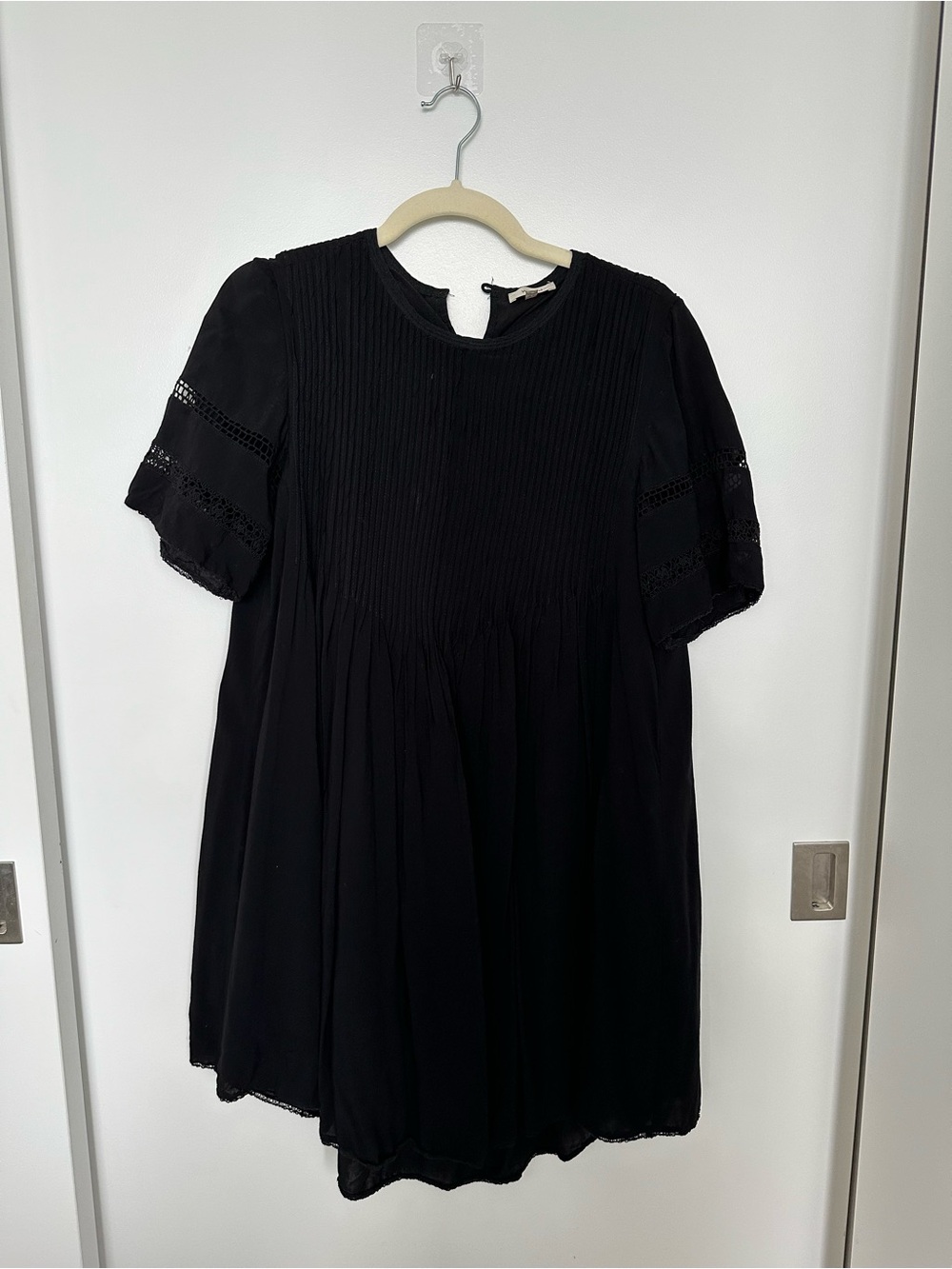Aritzia Wilfred Short Sleeve Pleated Dress